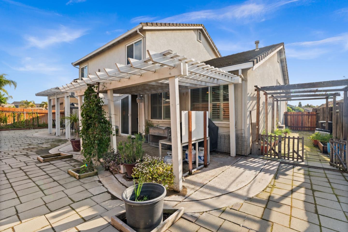 354 Vasconcellos AVE