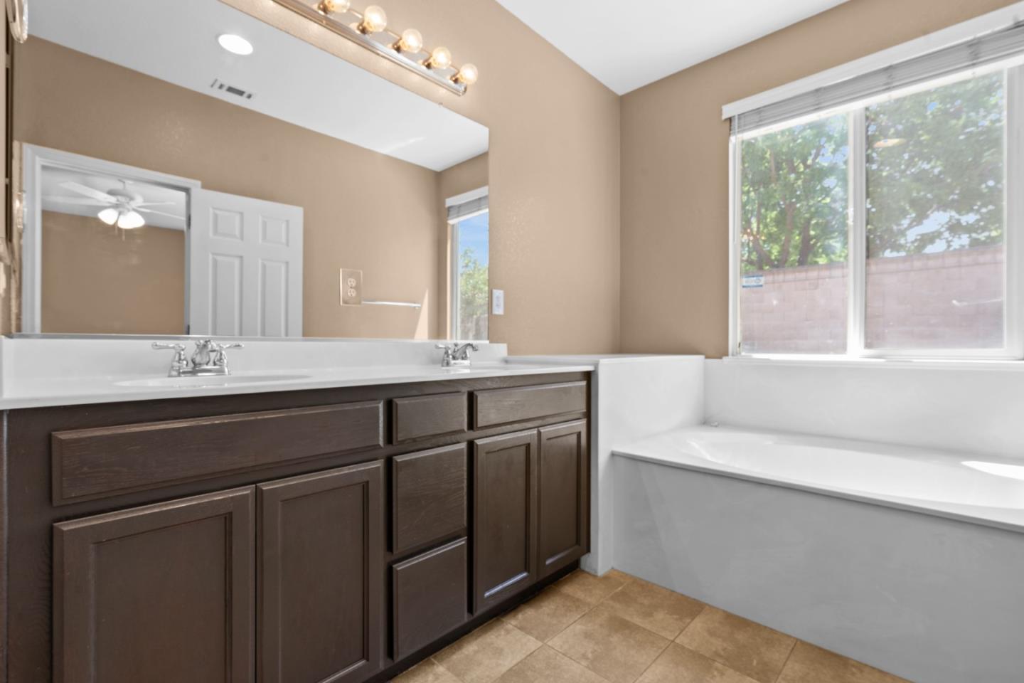 1735 Bermuda PL