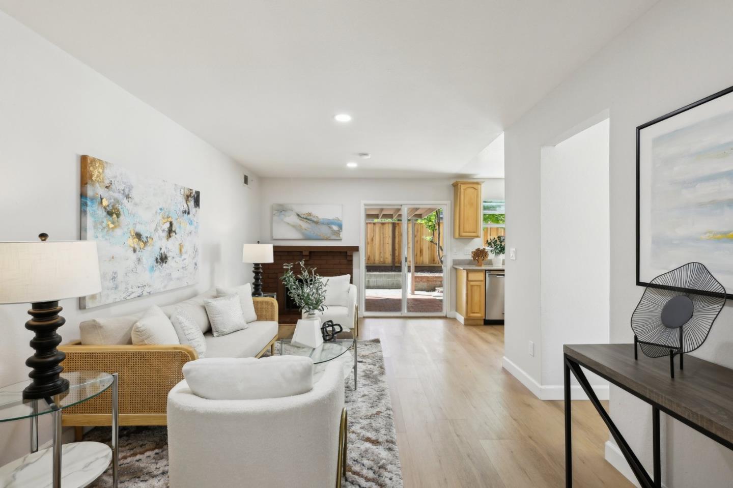 1720 Pine Hollow CIR