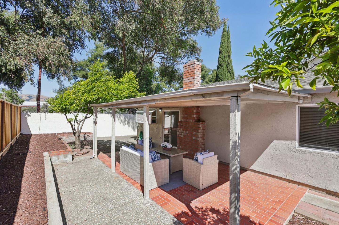 1720 Pine Hollow CIR