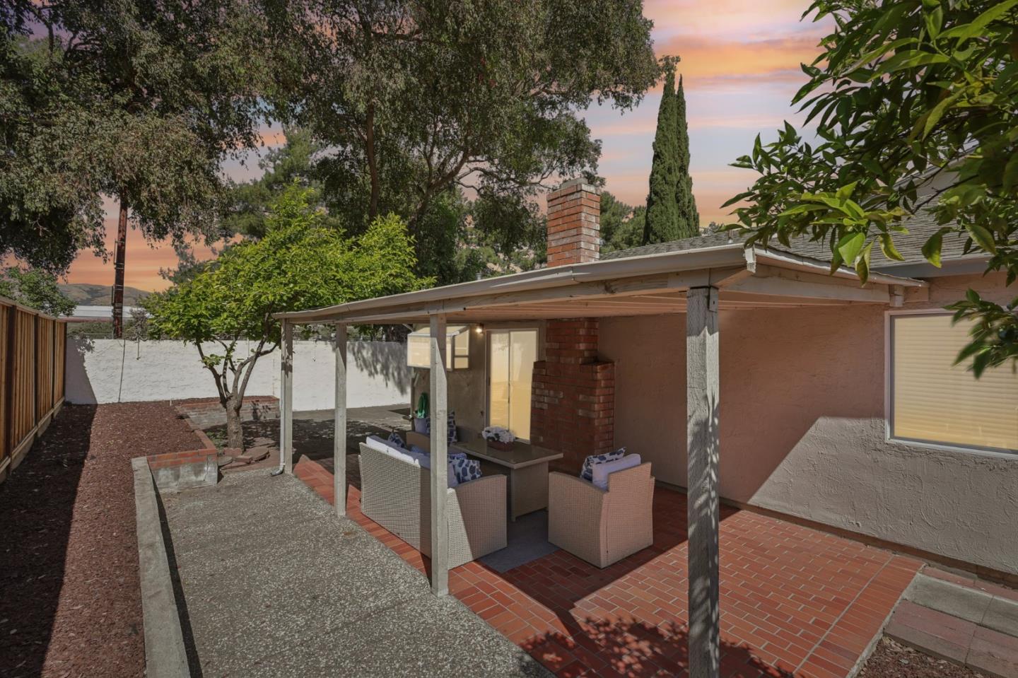 1720 Pine Hollow CIR