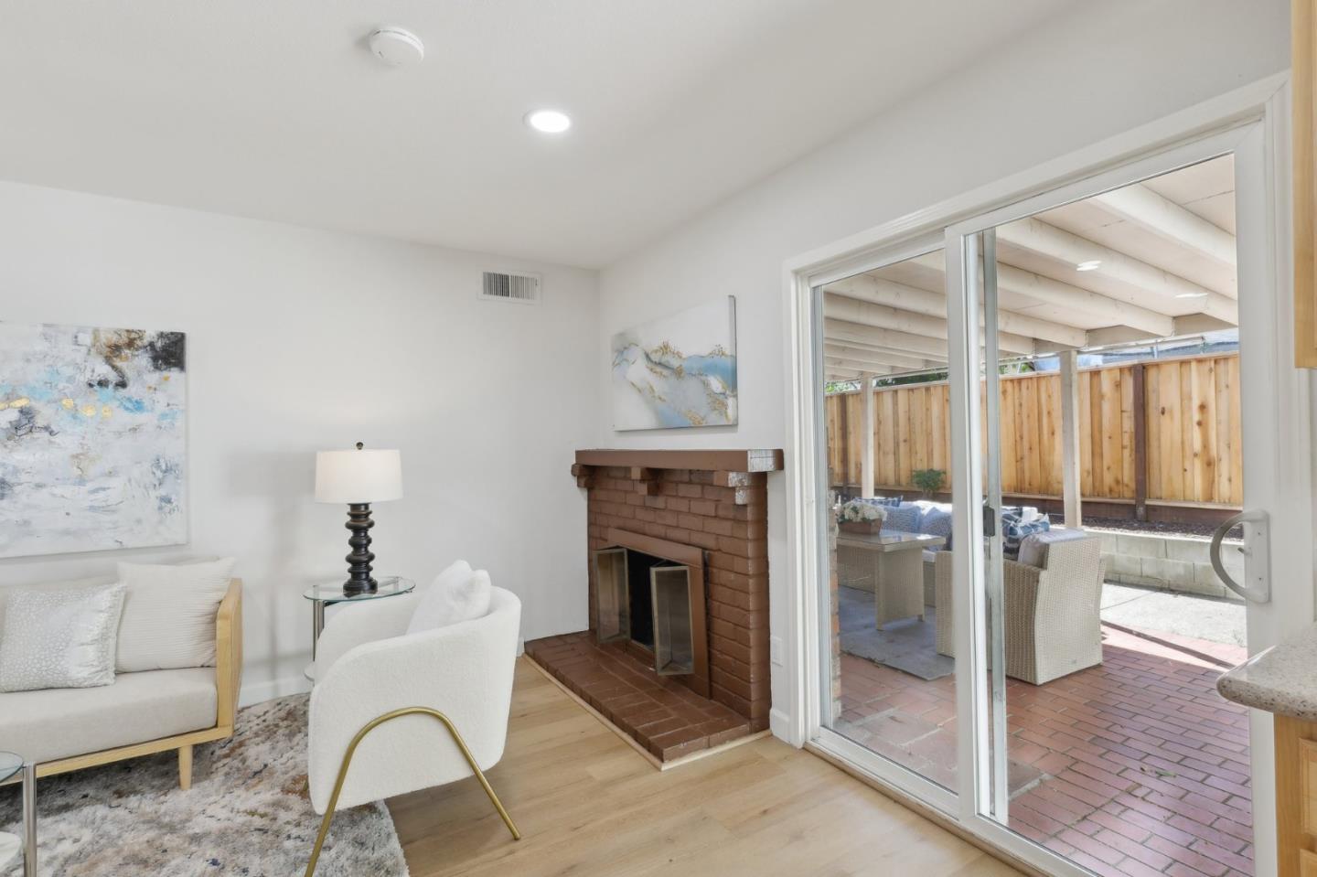 1720 Pine Hollow CIR