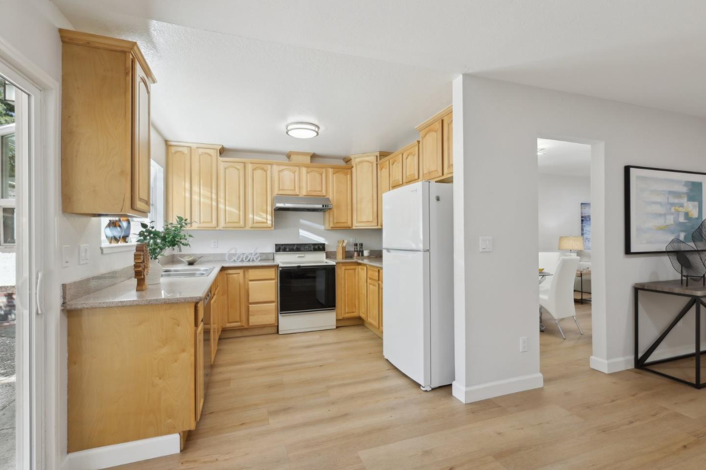 1720 Pine Hollow CIR