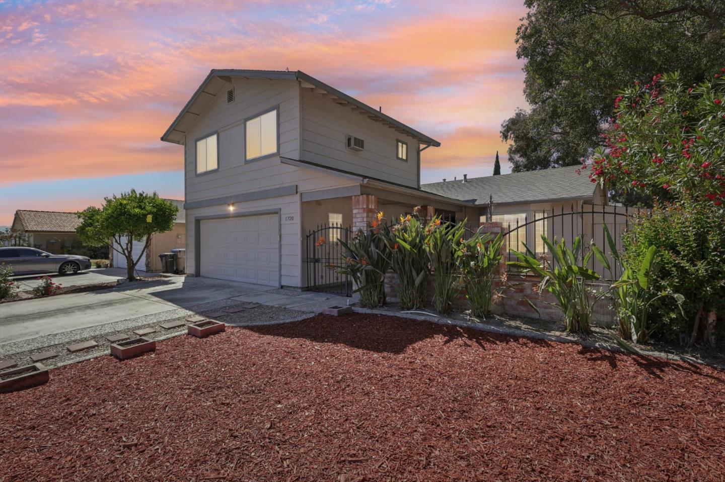 1720 Pine Hollow CIR