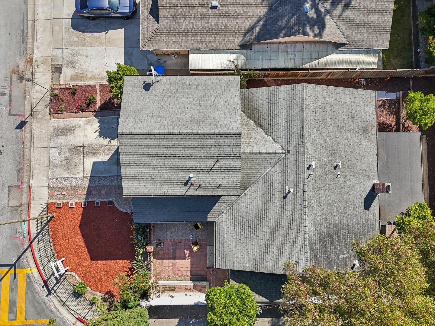 1720 Pine Hollow CIR