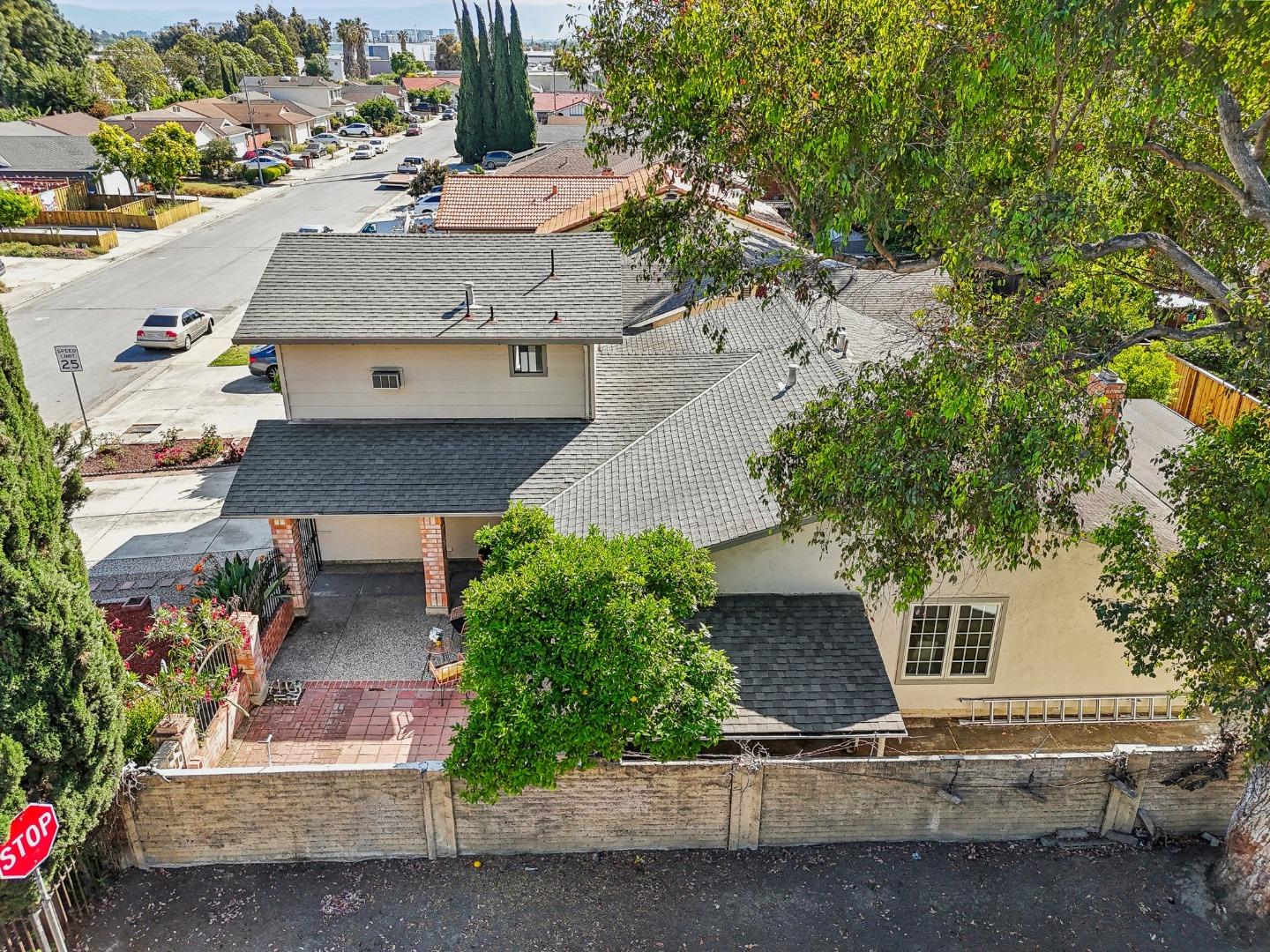 1720 Pine Hollow CIR