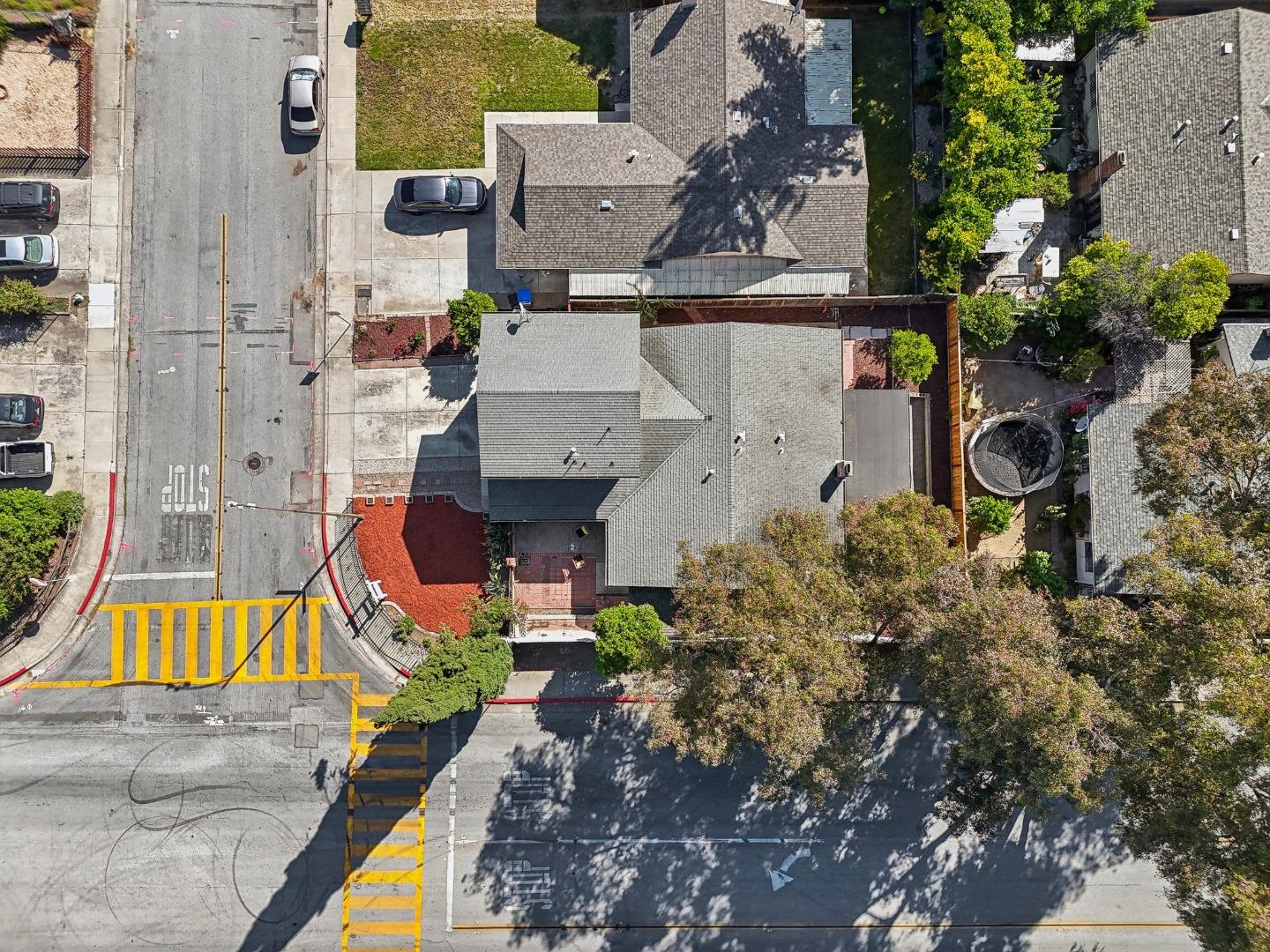 1720 Pine Hollow CIR