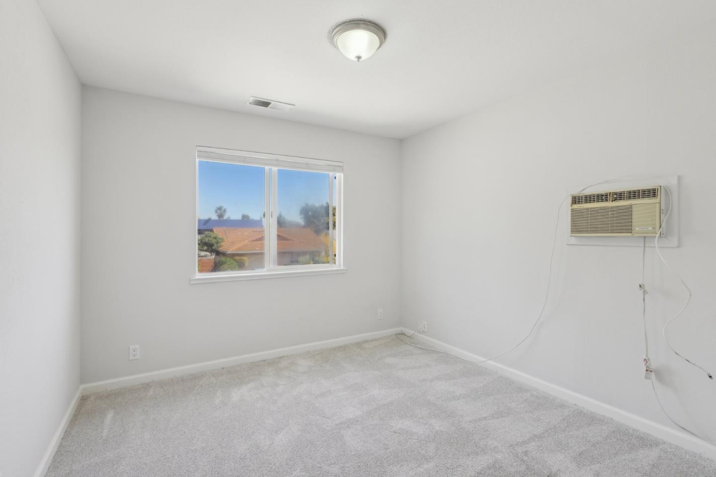 1720 Pine Hollow CIR