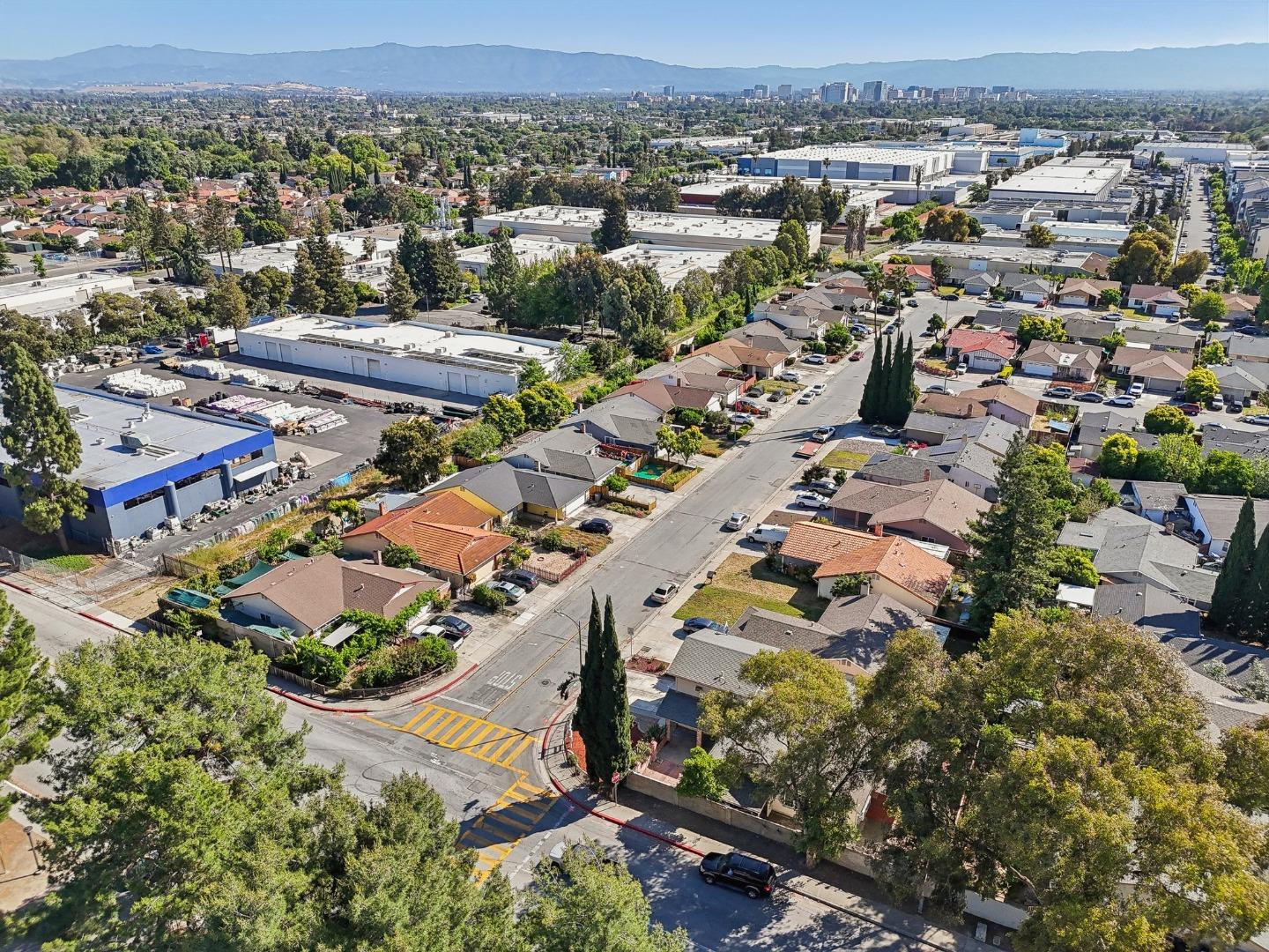 1720 Pine Hollow CIR