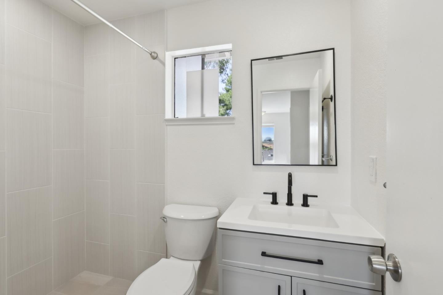 1720 Pine Hollow CIR