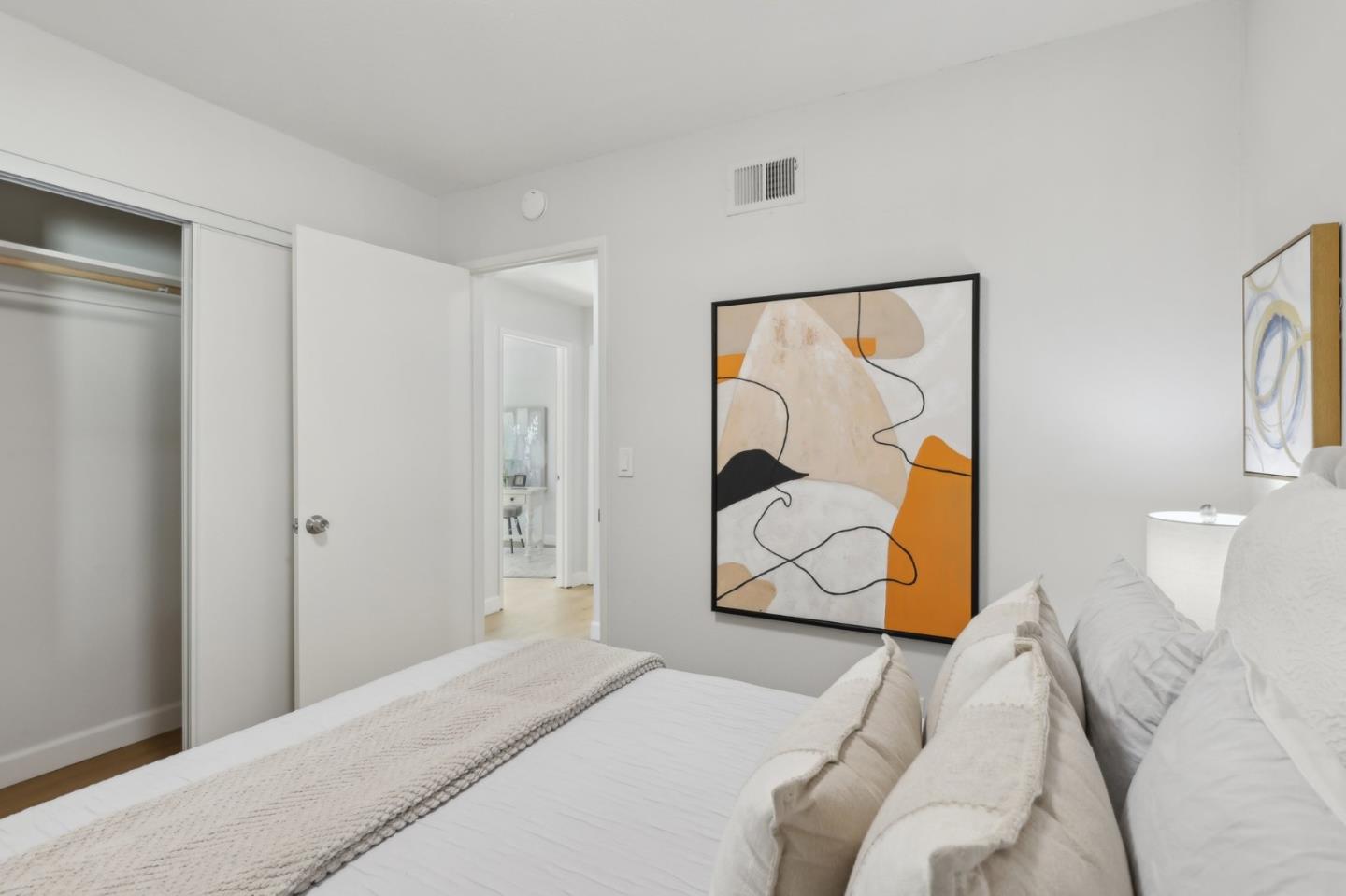 1720 Pine Hollow CIR