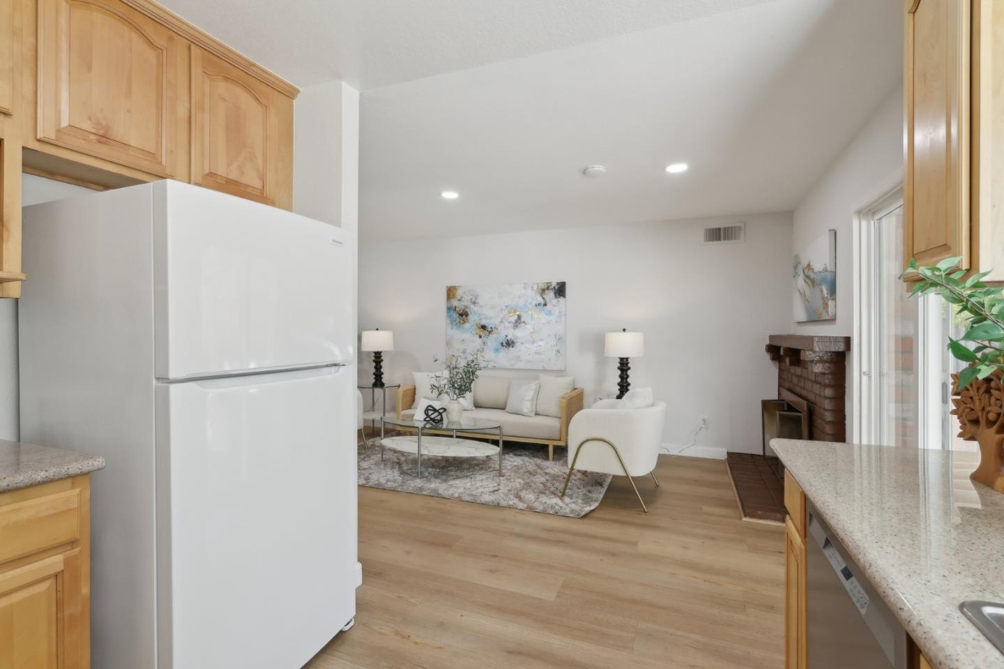 1720 Pine Hollow CIR