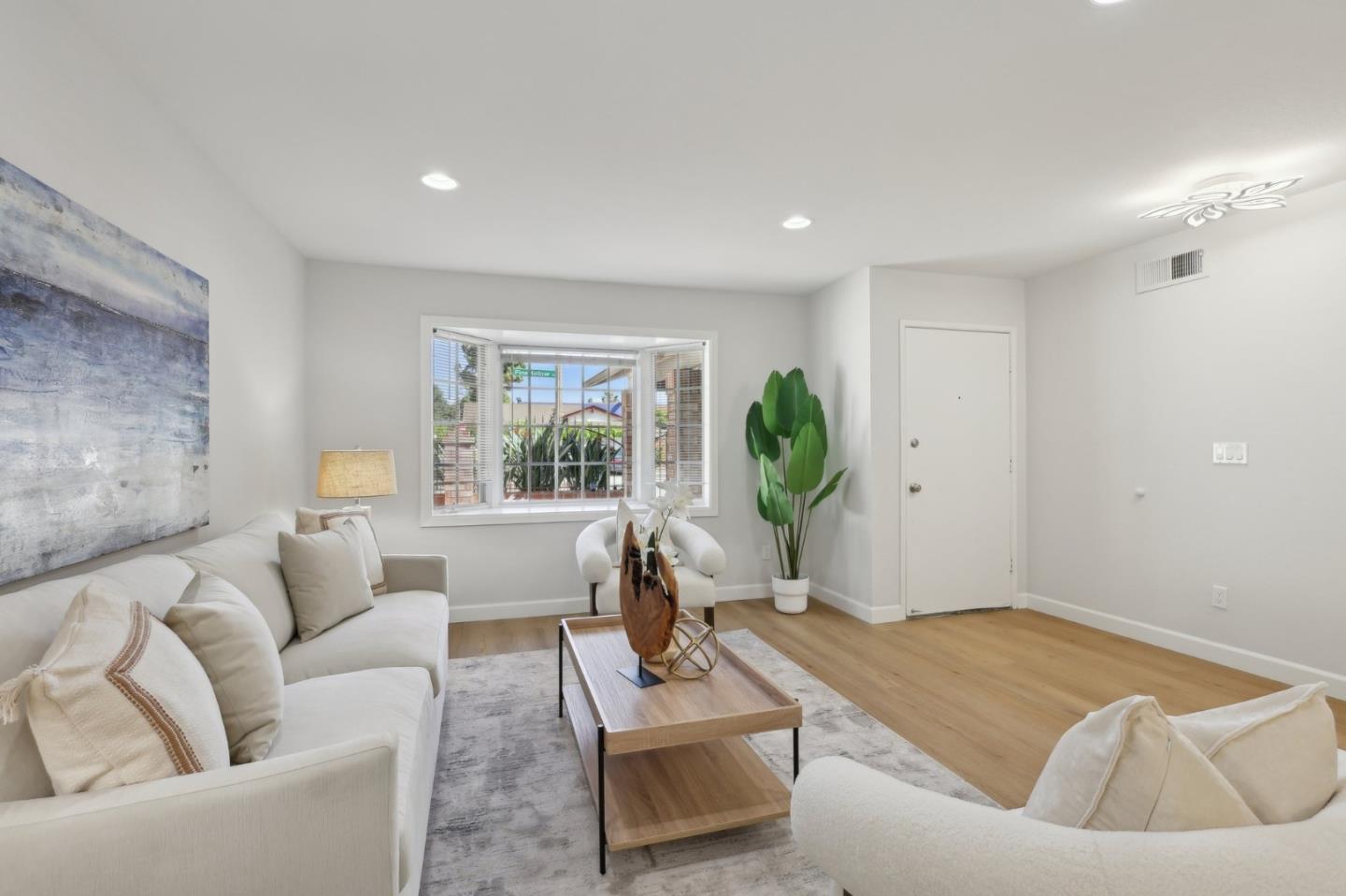 1720 Pine Hollow CIR