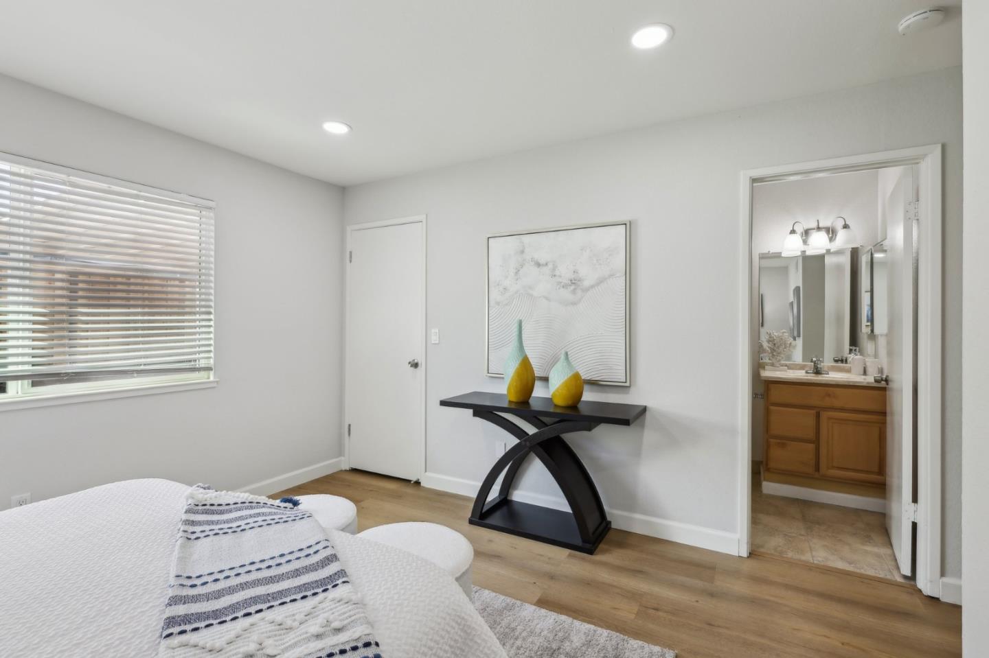 1720 Pine Hollow CIR