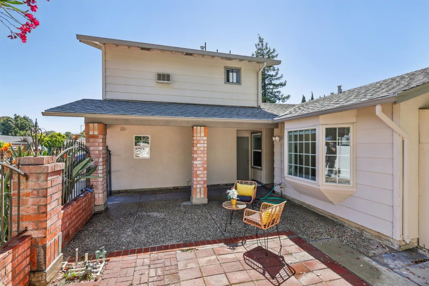 1720 Pine Hollow CIR