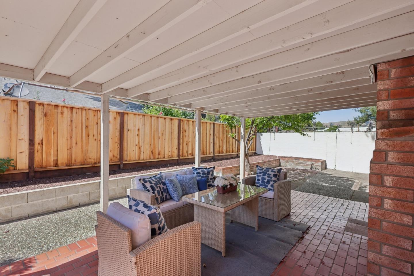 1720 Pine Hollow CIR