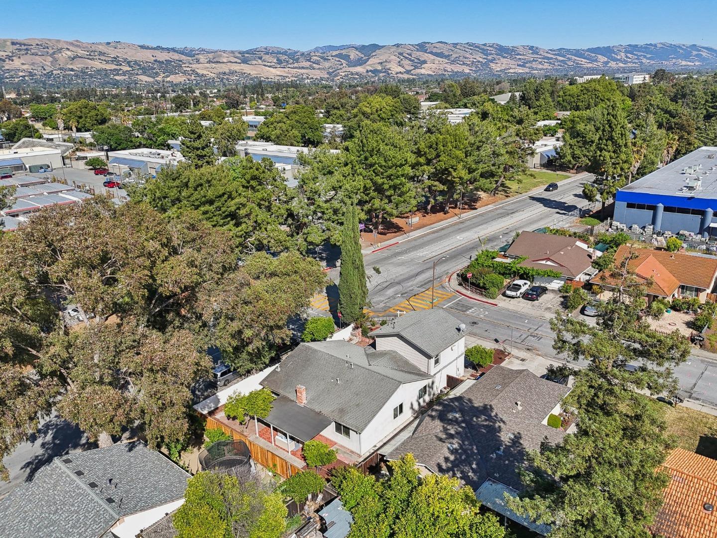 1720 Pine Hollow CIR