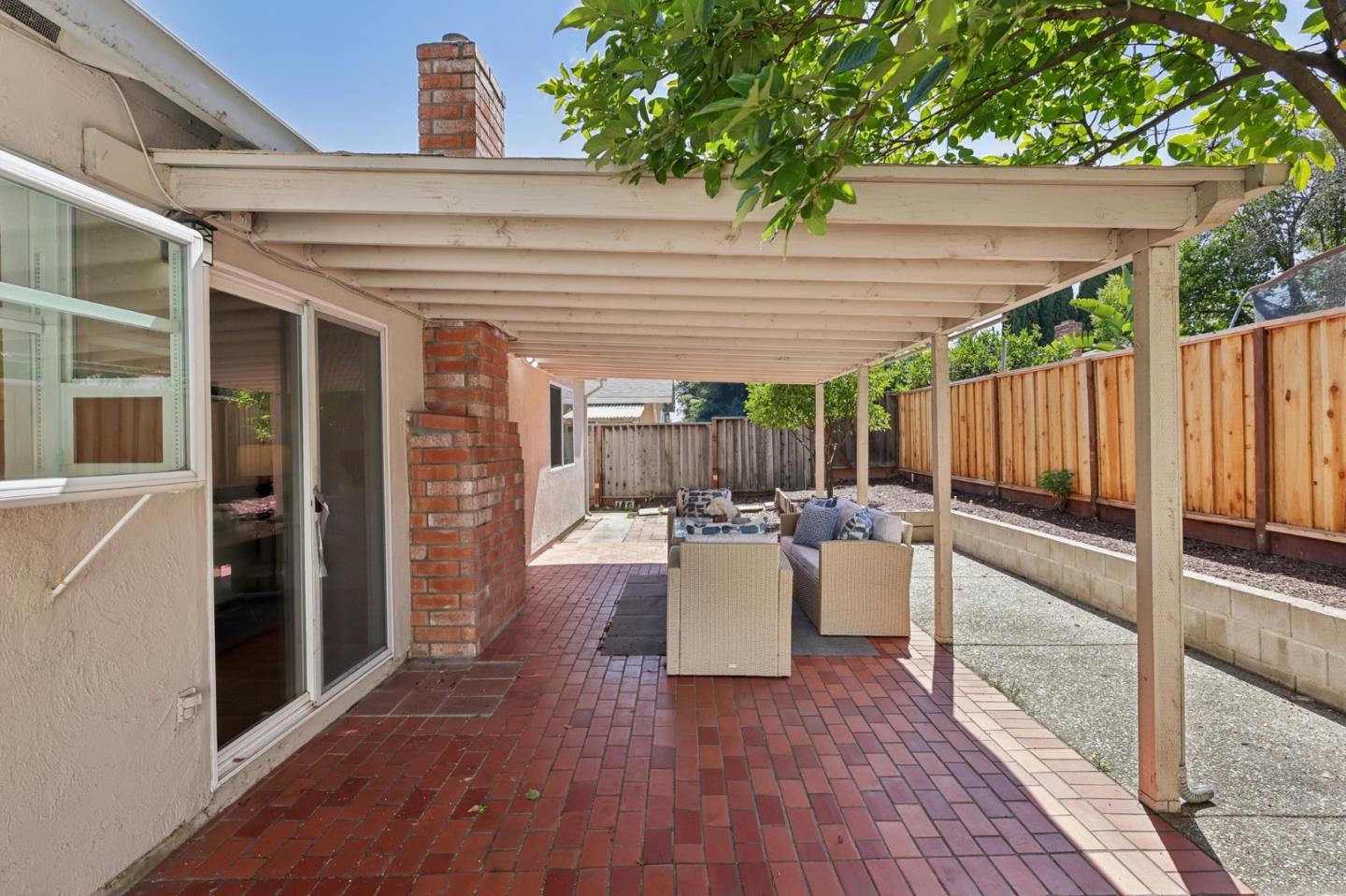 1720 Pine Hollow CIR