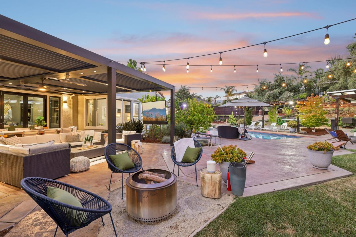 2212 Canyon Cliff CT