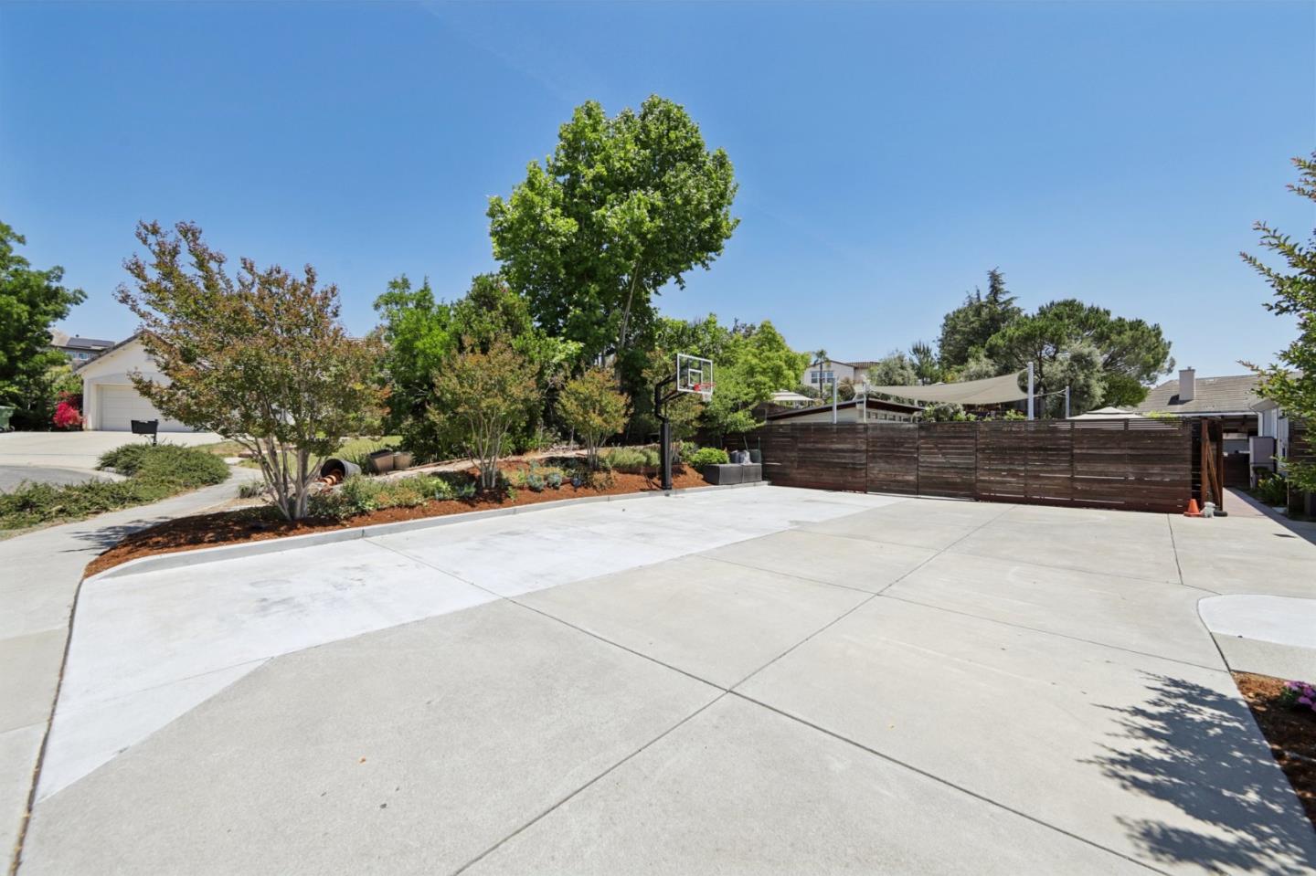 2212 Canyon Cliff CT