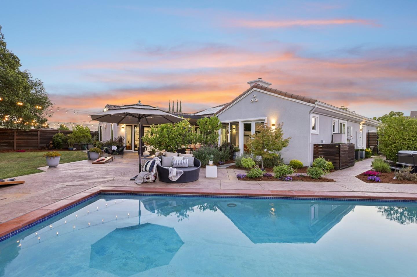 2212 Canyon Cliff CT