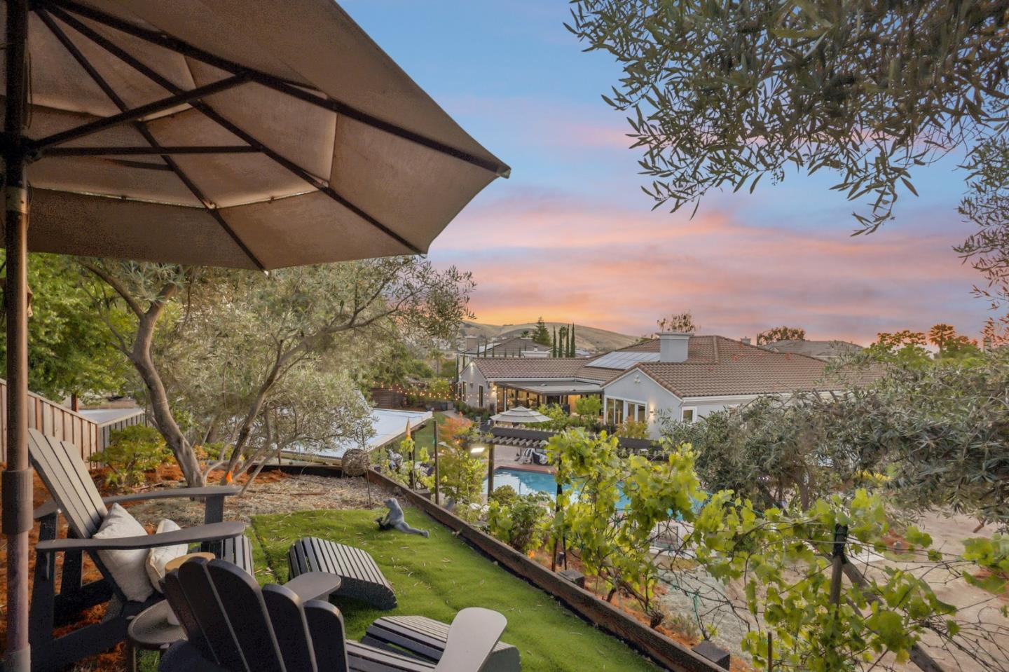 2212 Canyon Cliff CT