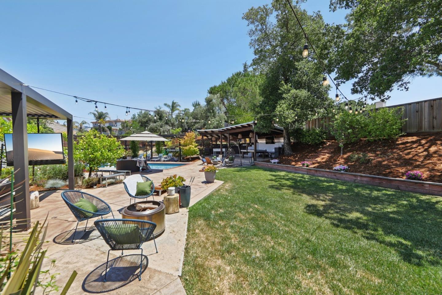 2212 Canyon Cliff CT