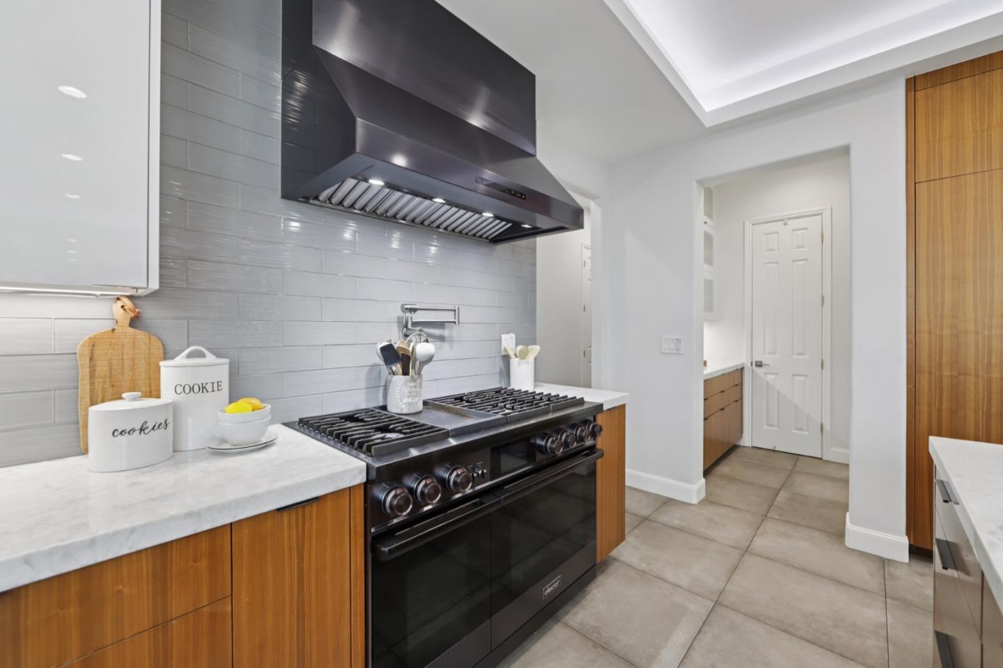 2212 Canyon Cliff CT