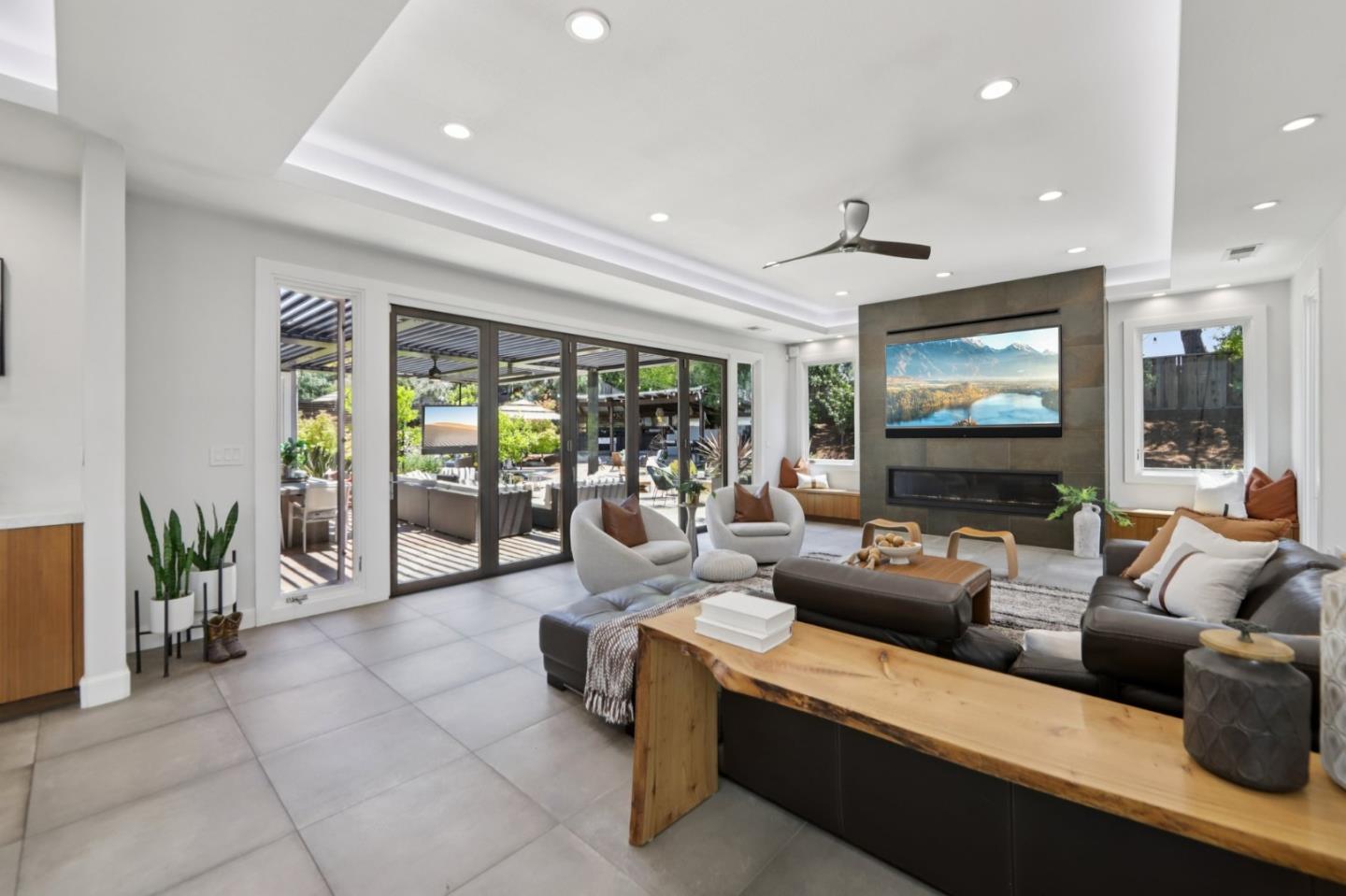 2212 Canyon Cliff CT