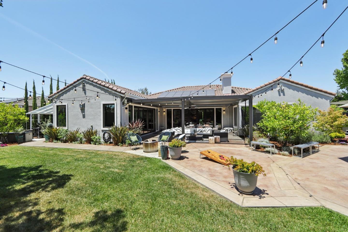 2212 Canyon Cliff CT