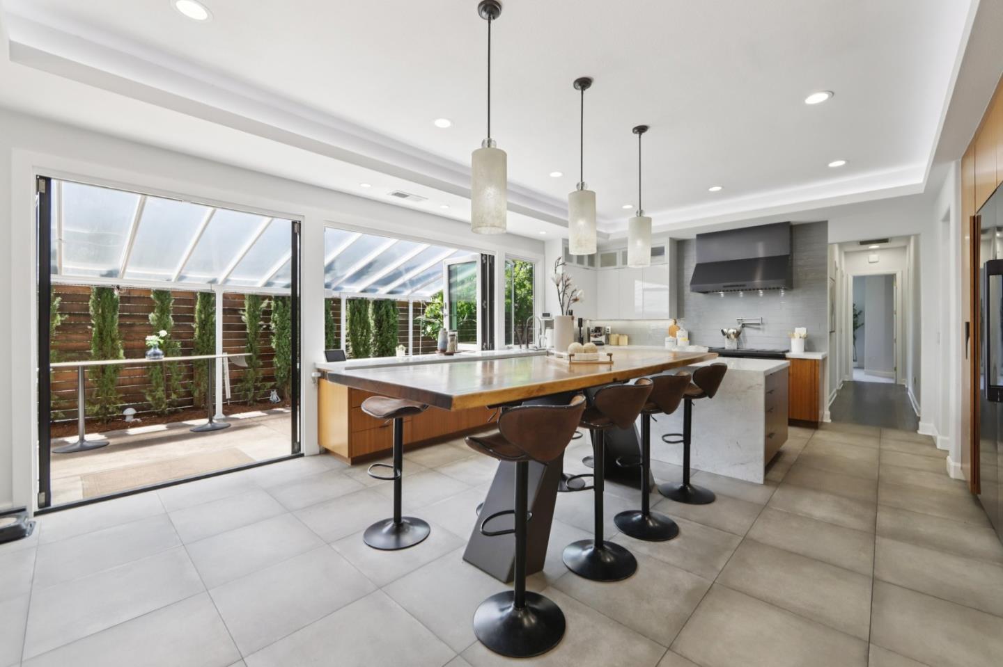 2212 Canyon Cliff CT