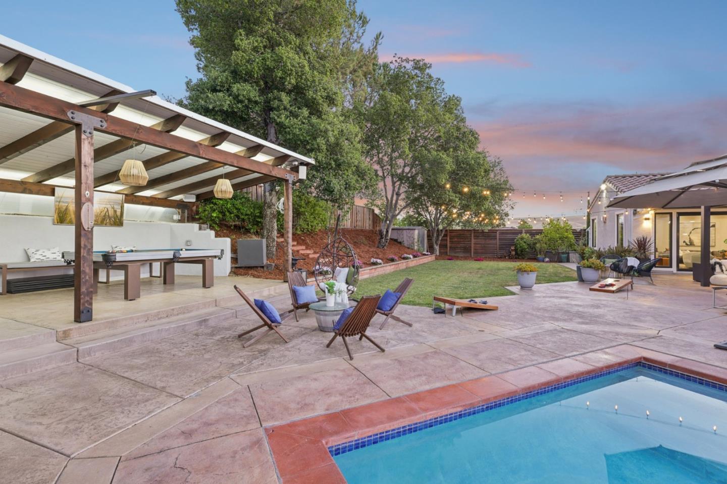 2212 Canyon Cliff CT