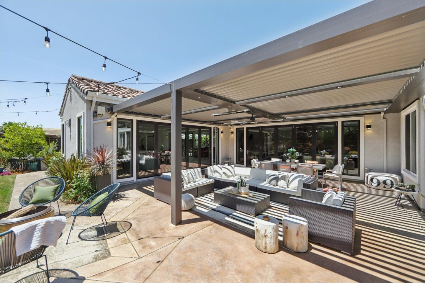 2212 Canyon Cliff CT