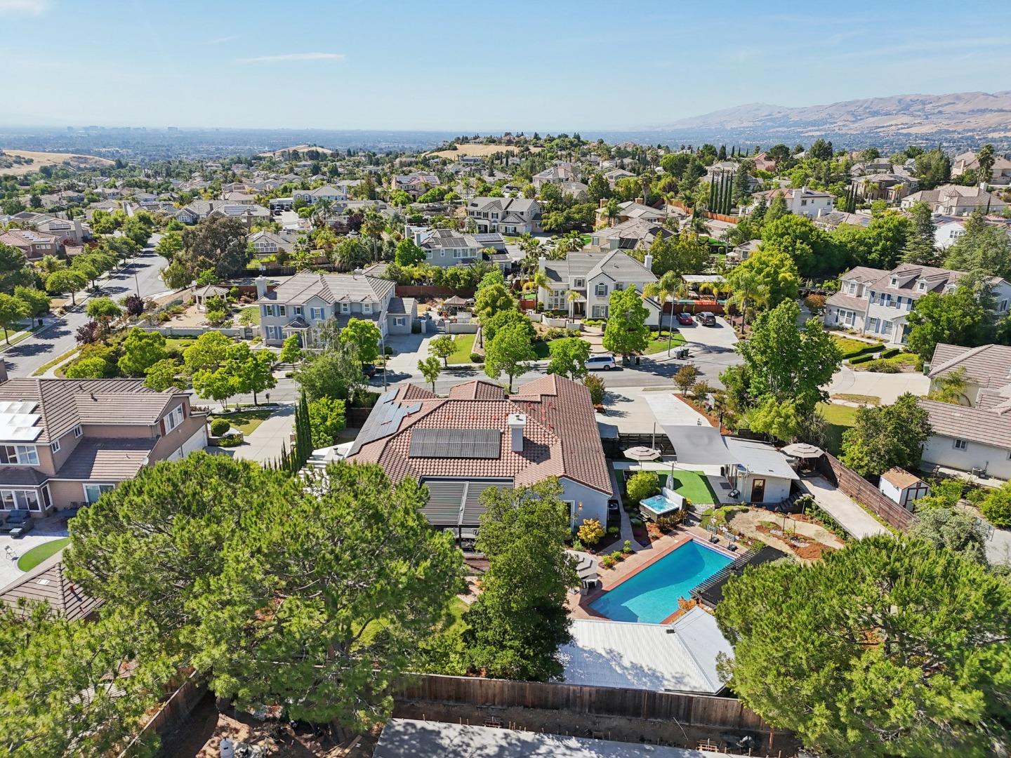 2212 Canyon Cliff CT