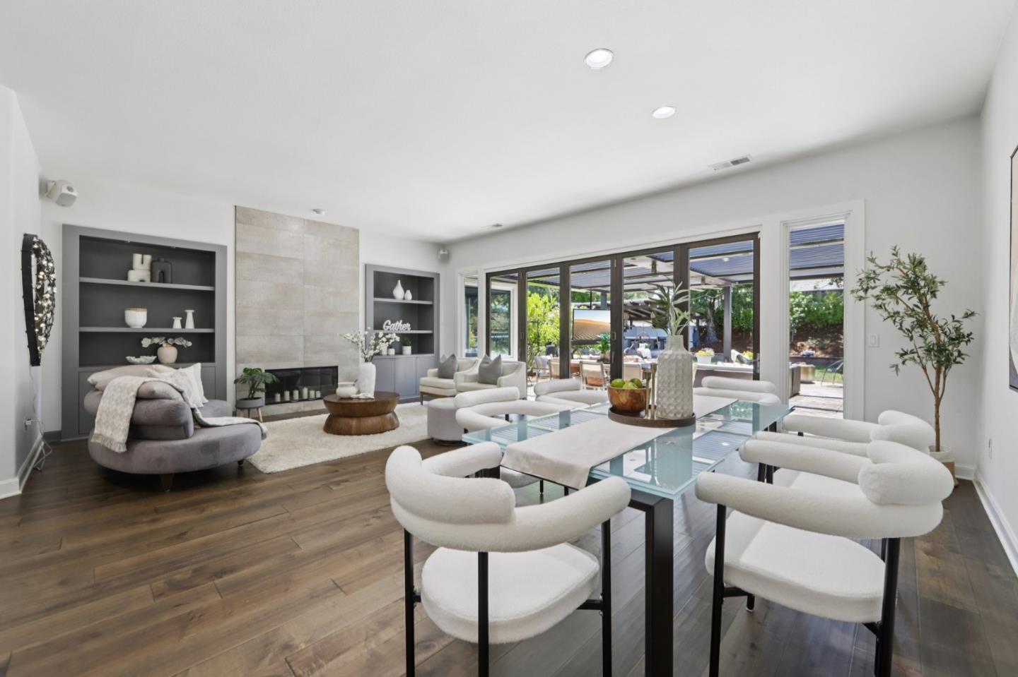 2212 Canyon Cliff CT