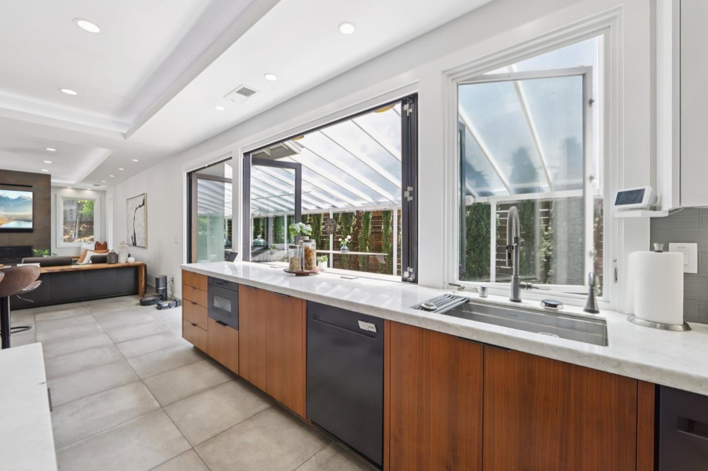 2212 Canyon Cliff CT