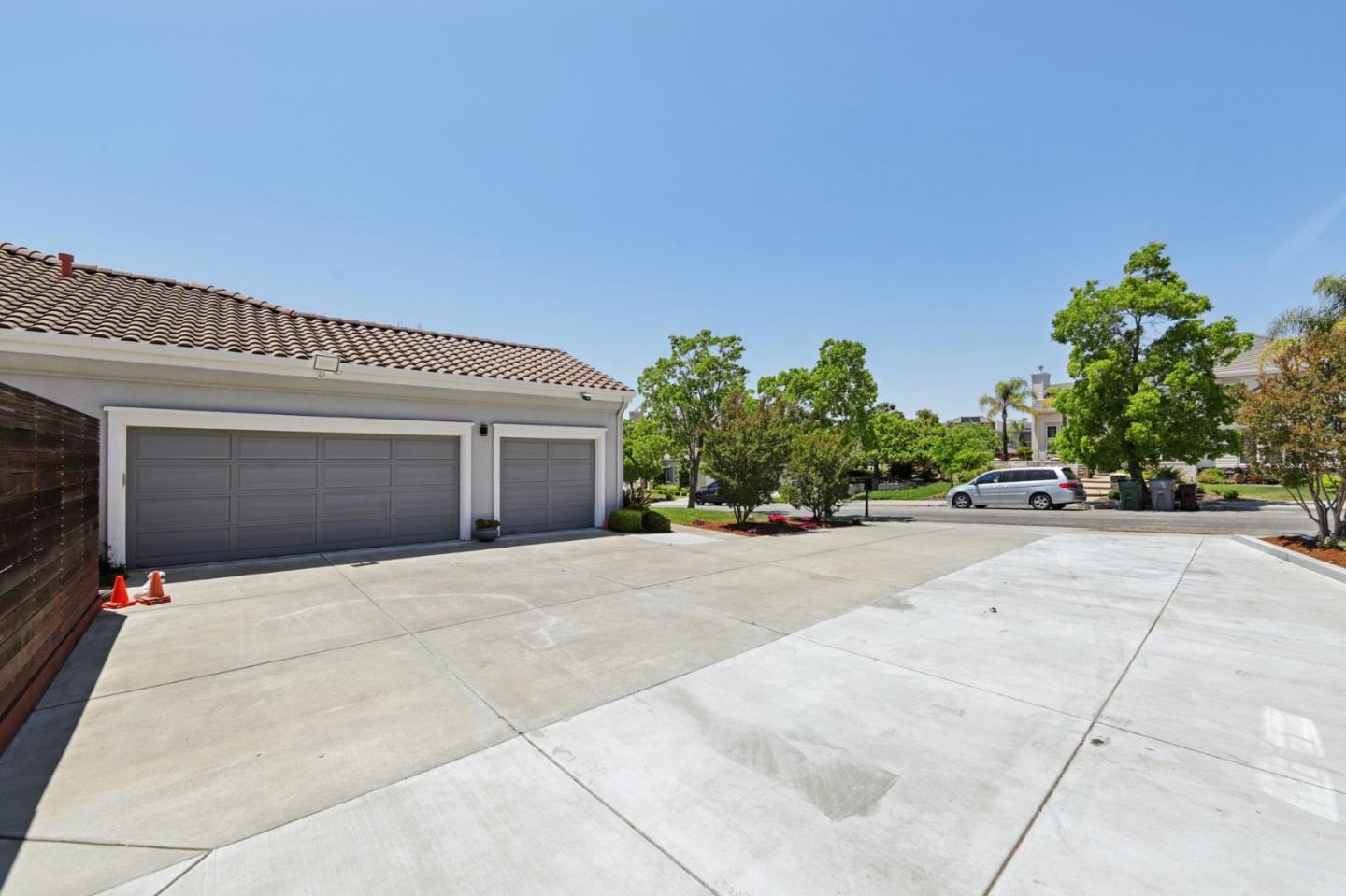 2212 Canyon Cliff CT