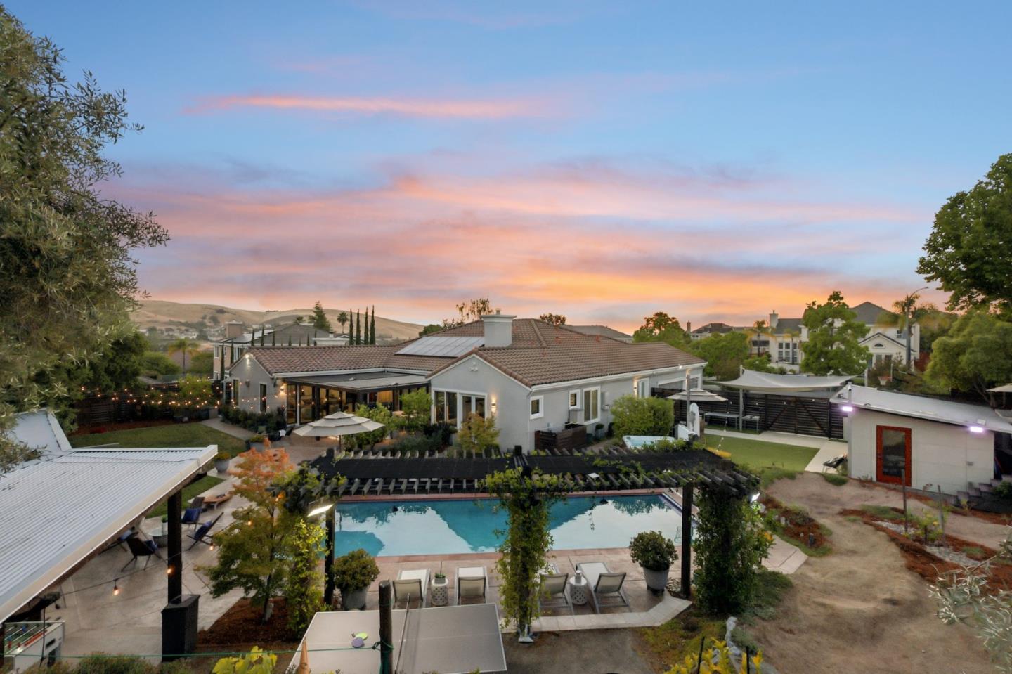 2212 Canyon Cliff CT