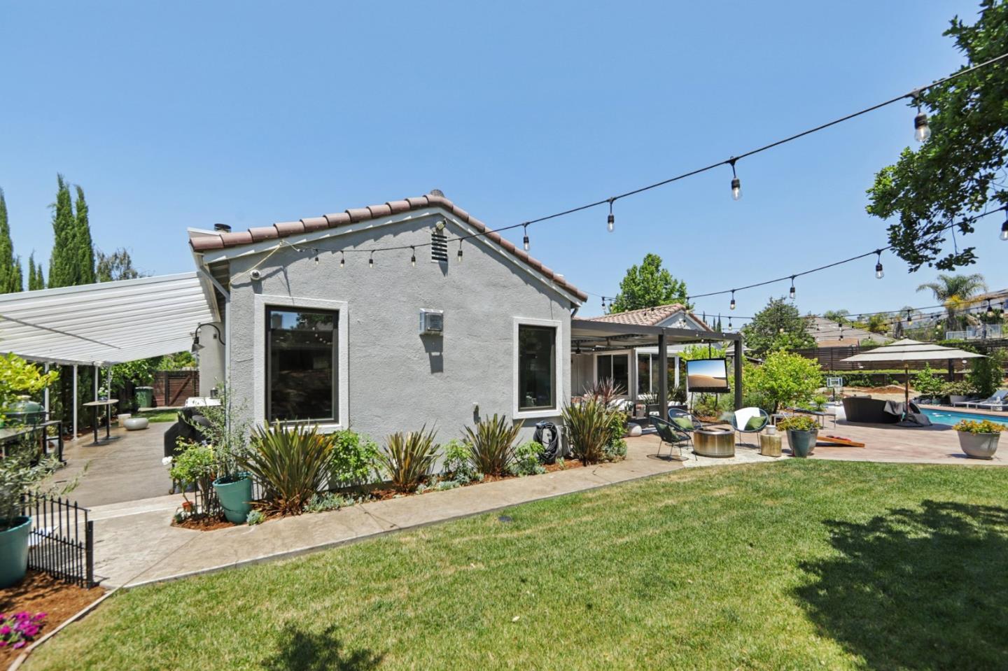 2212 Canyon Cliff CT