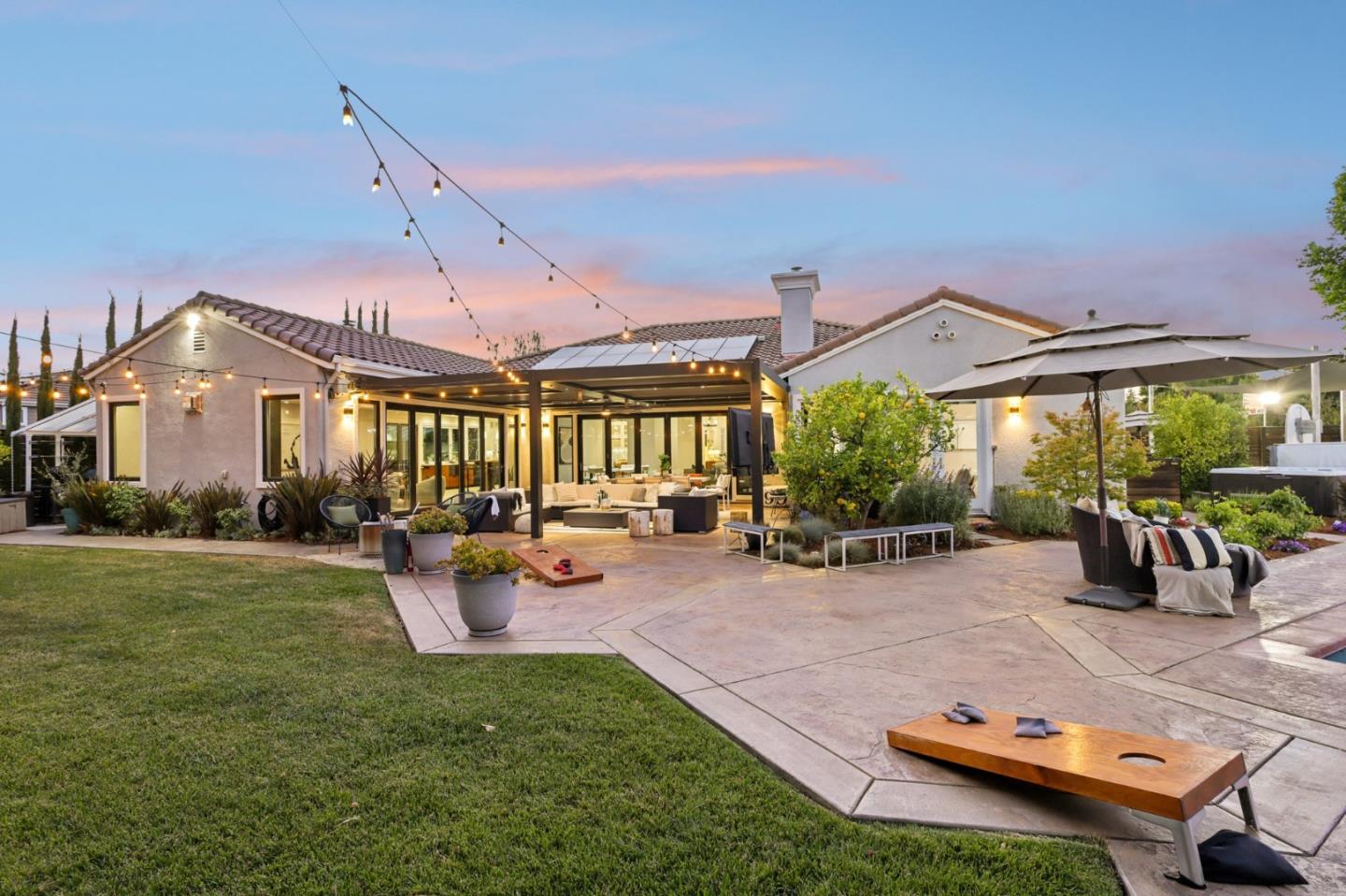 2212 Canyon Cliff CT