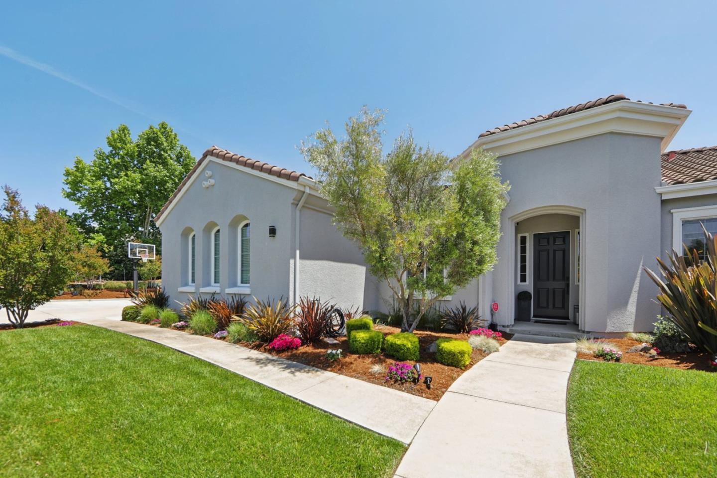 2212 Canyon Cliff CT