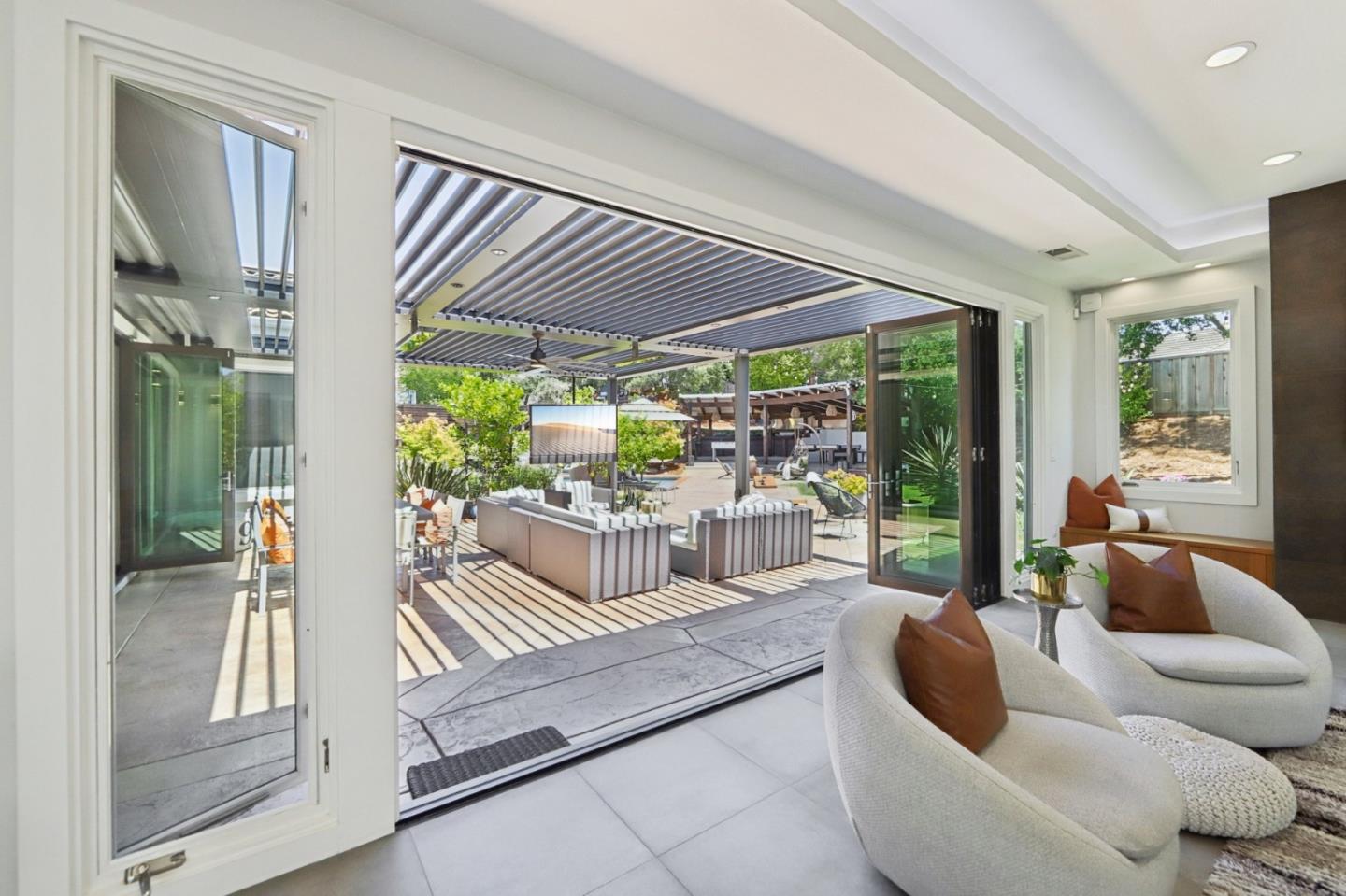 2212 Canyon Cliff CT