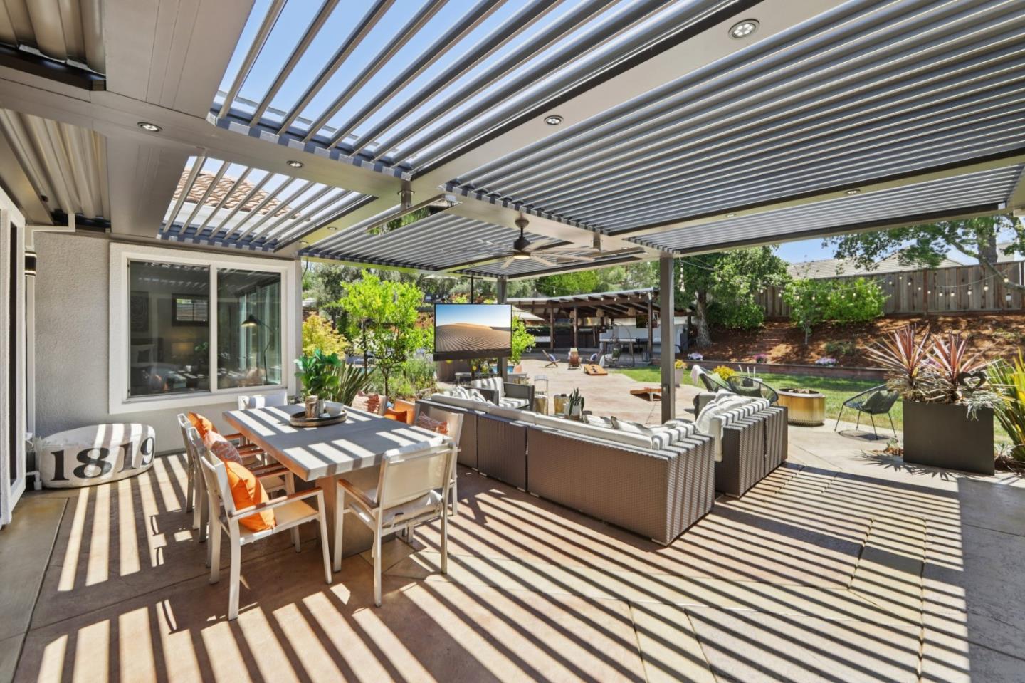 2212 Canyon Cliff CT