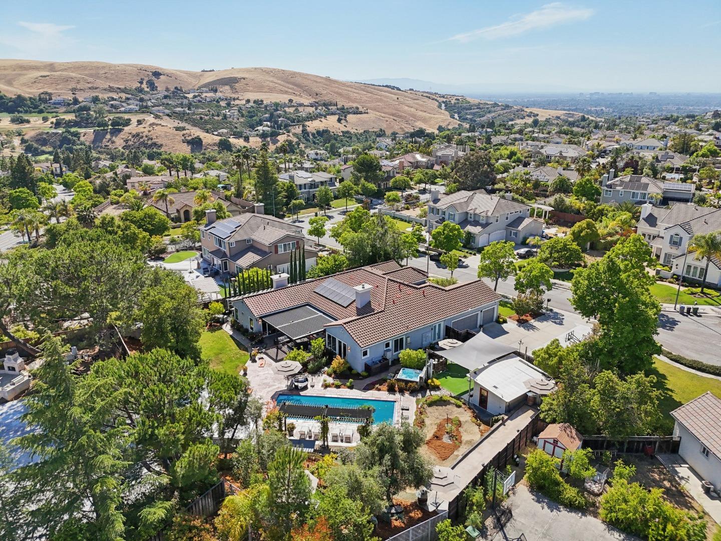 2212 Canyon Cliff CT