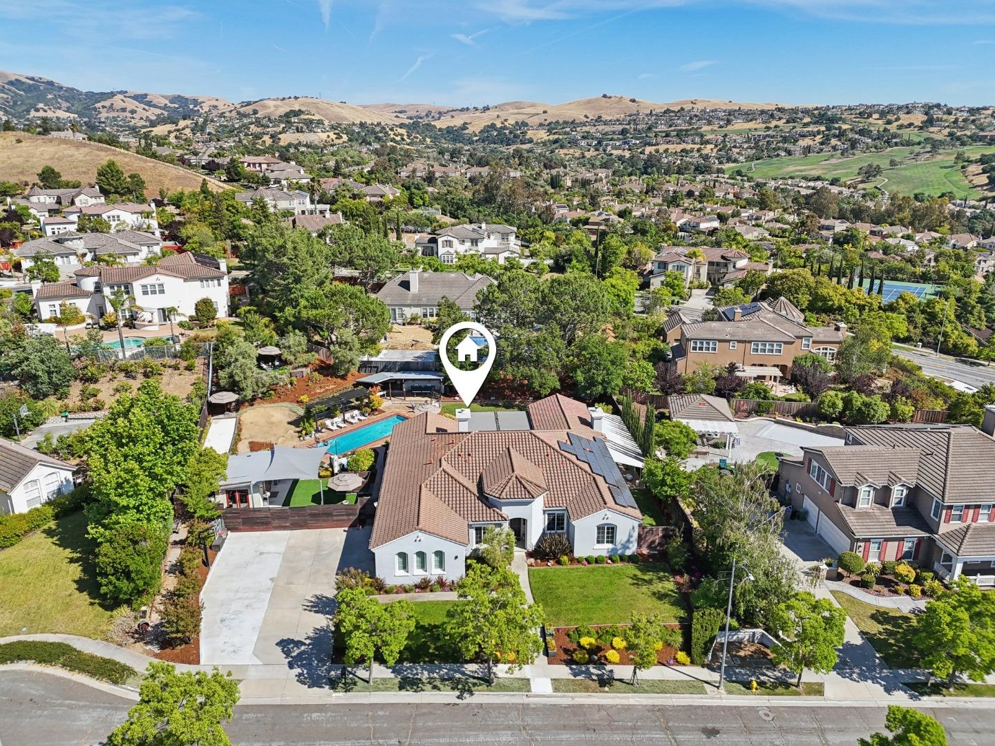 2212 Canyon Cliff CT