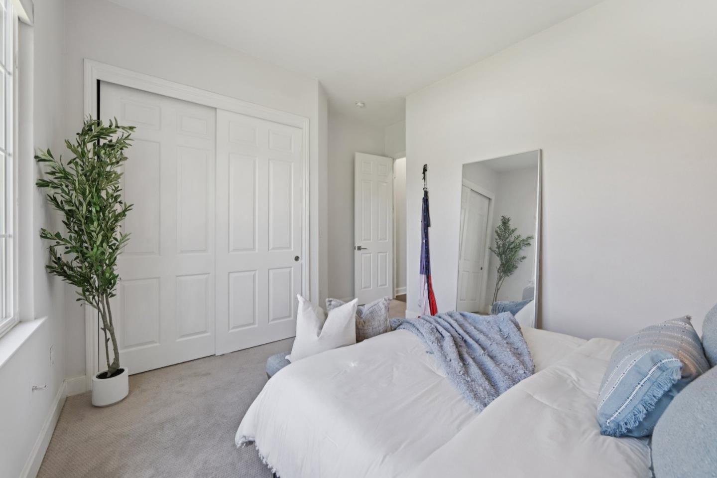 2212 Canyon Cliff CT