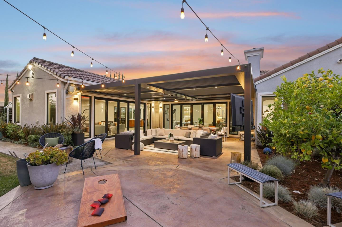 2212 Canyon Cliff CT