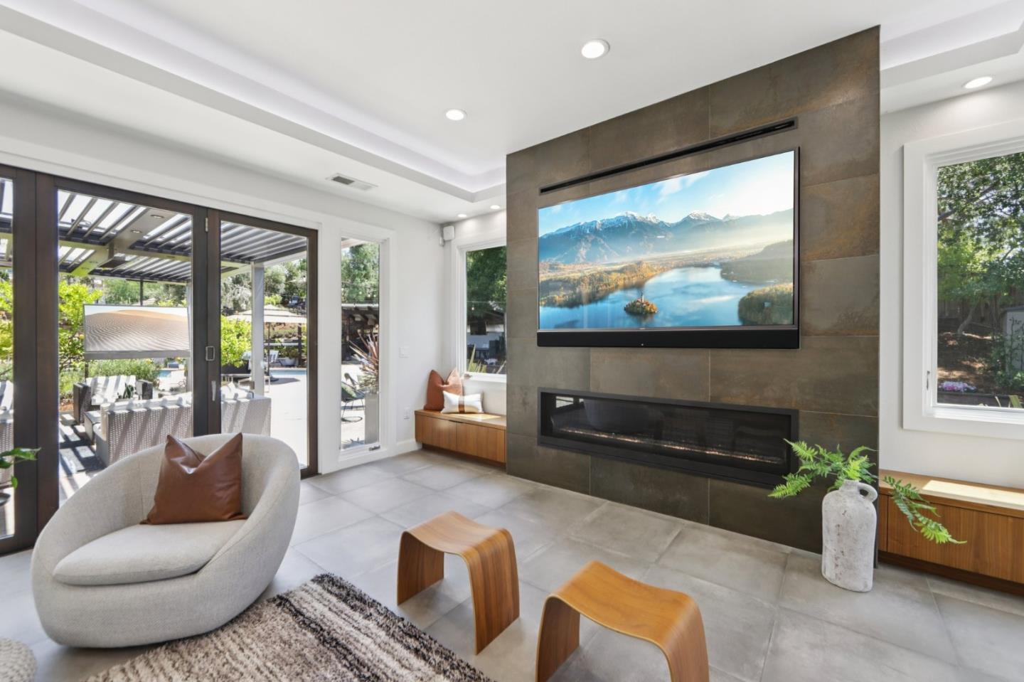 2212 Canyon Cliff CT