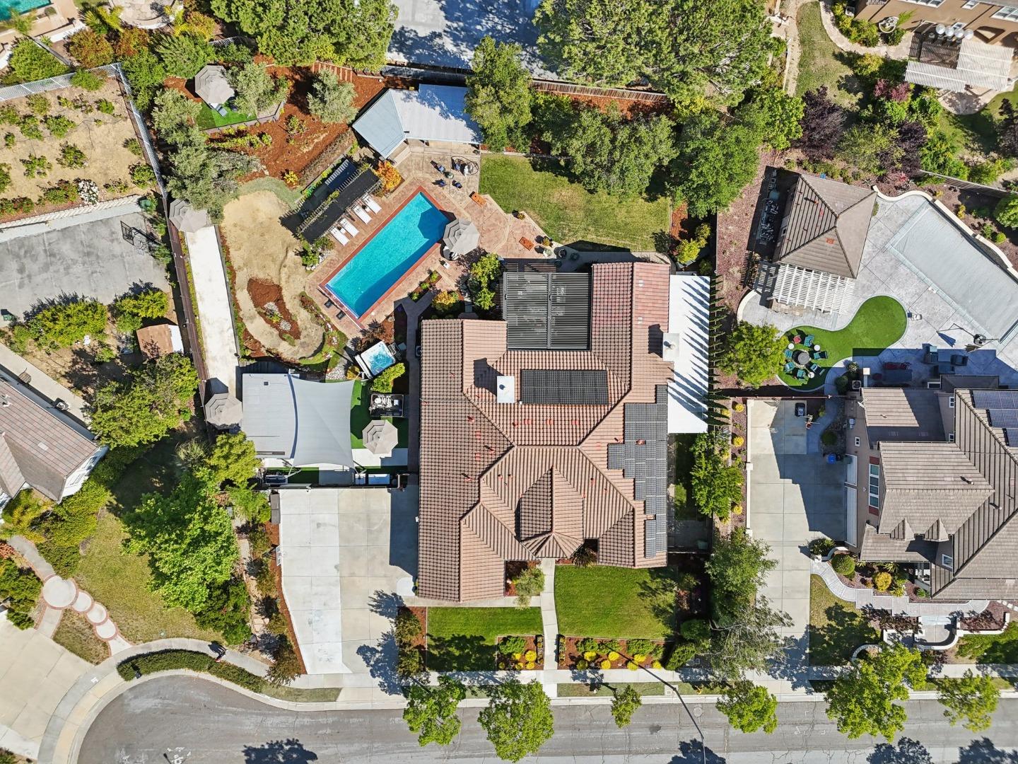 2212 Canyon Cliff CT