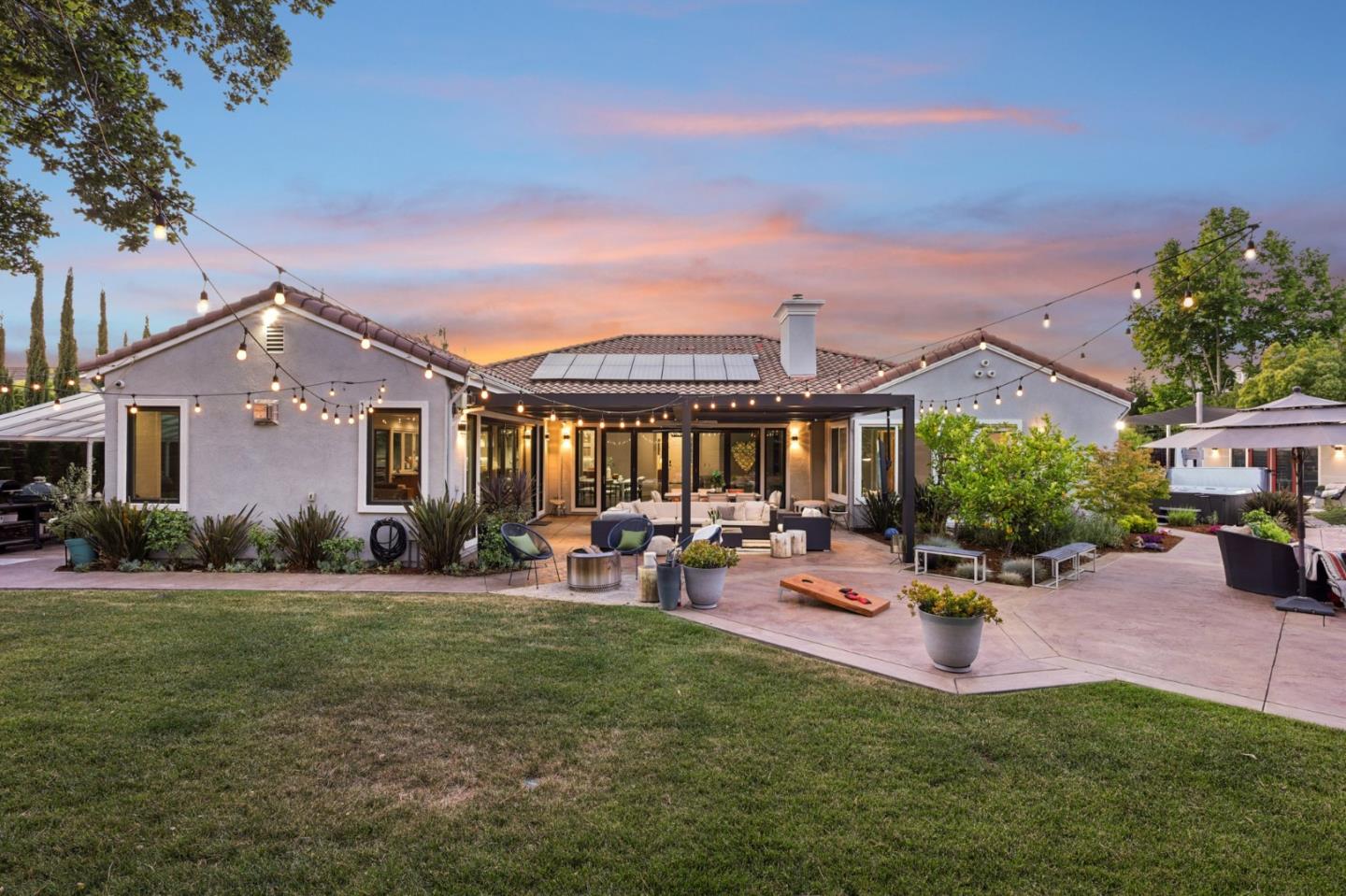 2212 Canyon Cliff CT